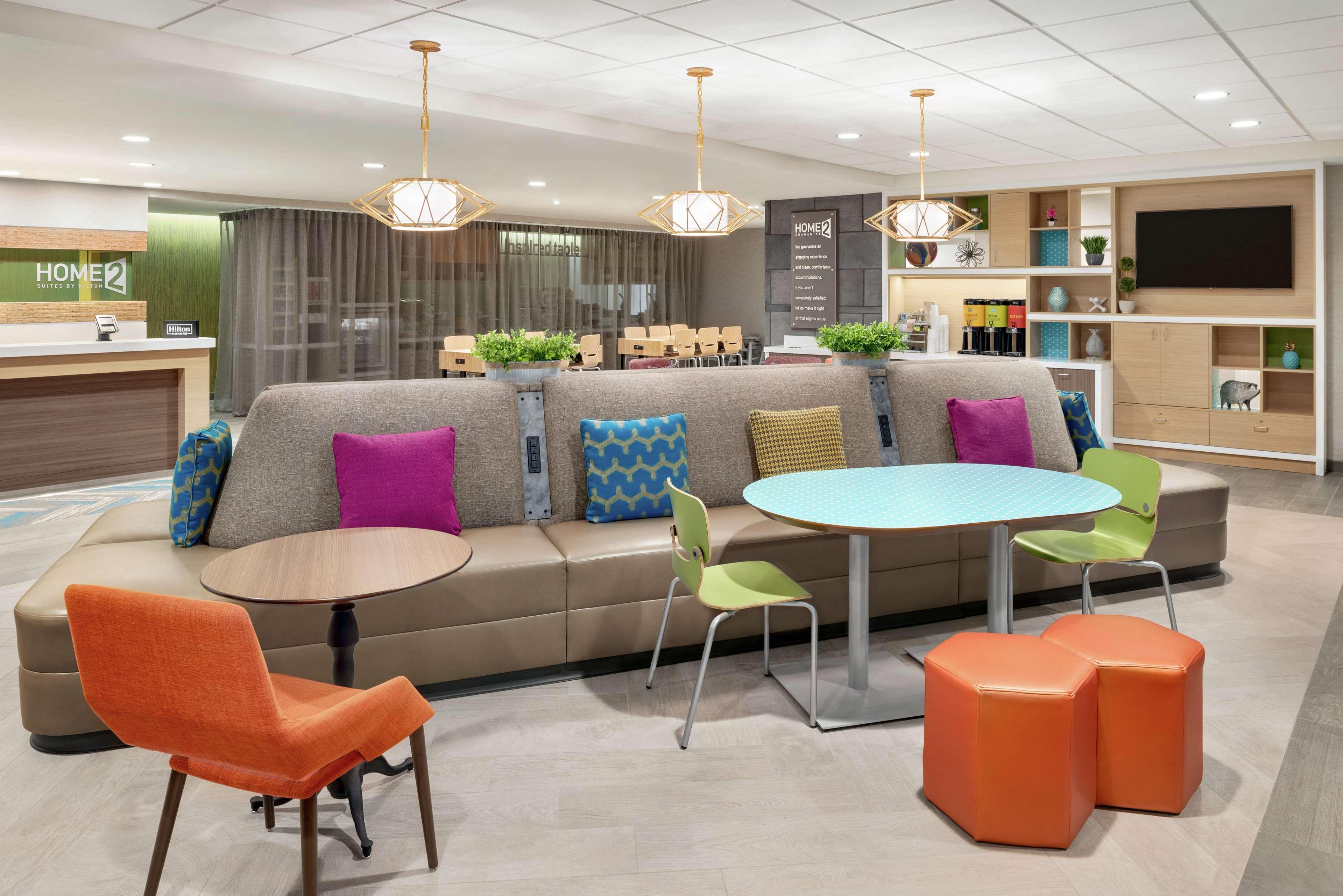 Home2 Suites By Hilton Bismarck Exteriör bild