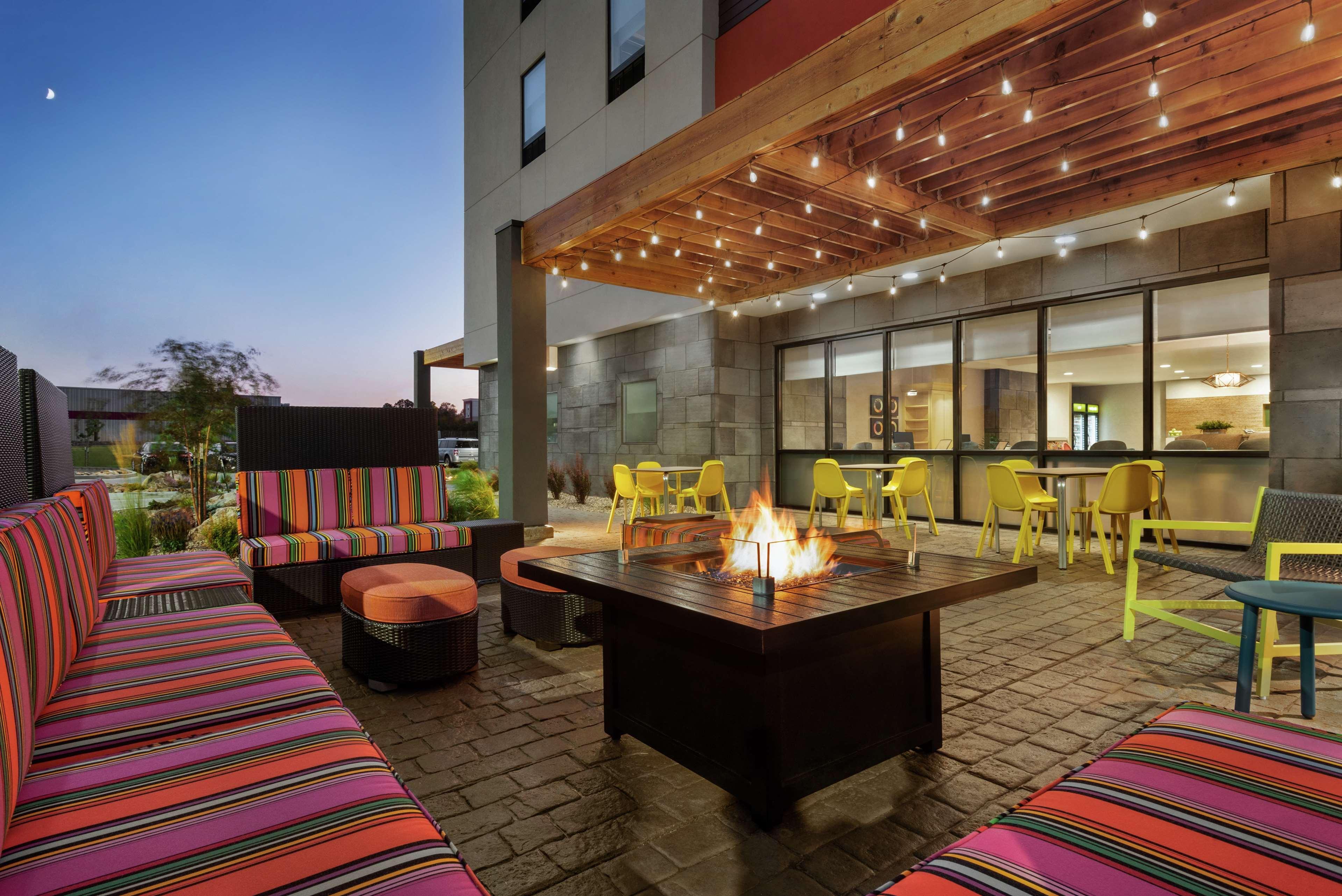 Home2 Suites By Hilton Bismarck Exteriör bild