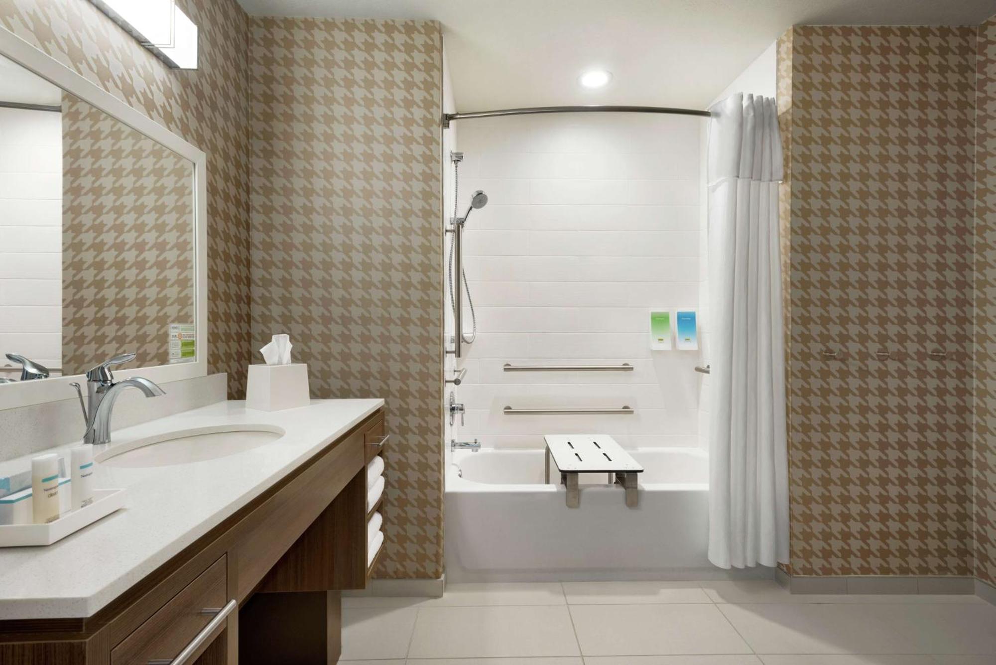 Home2 Suites By Hilton Bismarck Exteriör bild